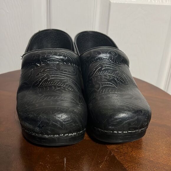 🔥🔥 DANSKO CLOGS Professional Black Leather Pattern - Women Sz 9.5-10 (40) -GUC - Picture 4 of 9